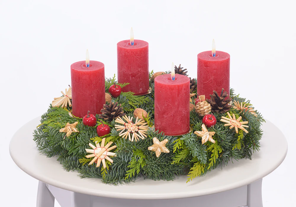 Adventskranz 30 cm Nobilis, Nordmann und Zypresse mit rustikalen Kerzen in rot - Image 2